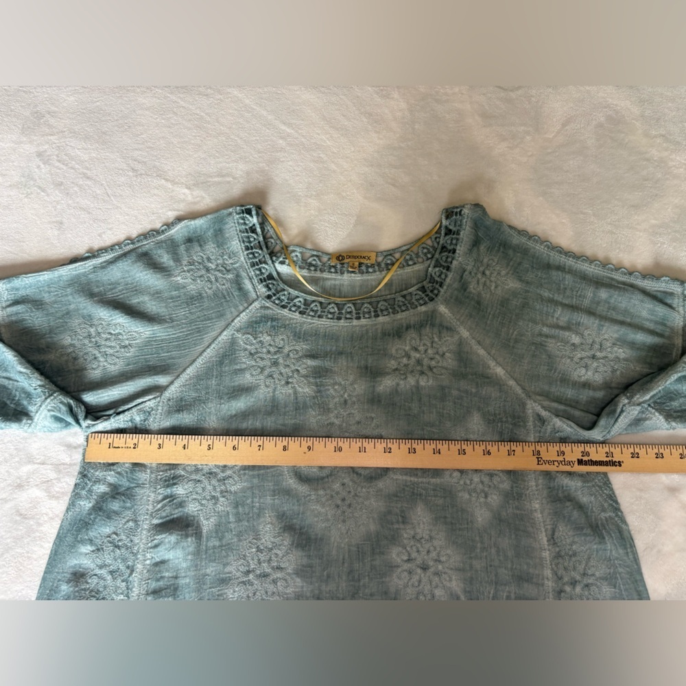 Democracy Blouse Size S Top Sleeves 2/3 Crewneck Light Blue - Picture 10 of 15